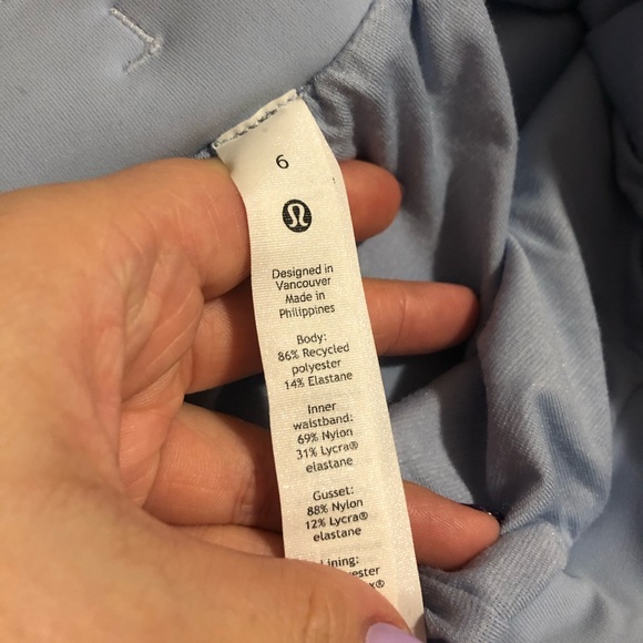Lululemon BRAND NEW Beyond Studio Crop 25” Size 6 - Picture 7 of 8